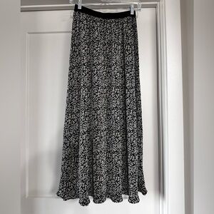 ROPE PICNIC Black and White Floral Women's Skirt